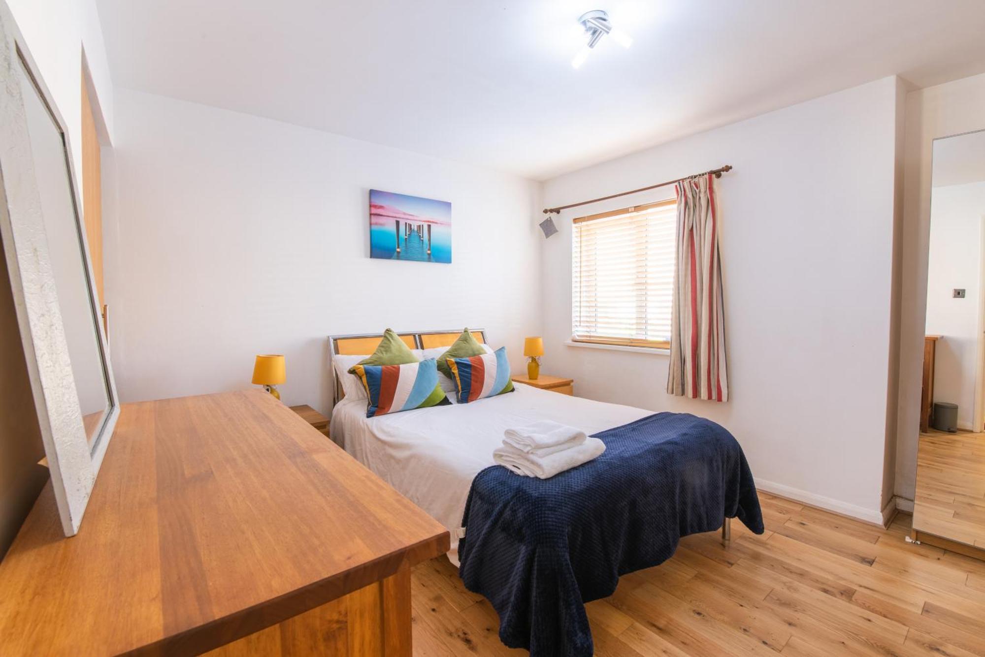 London Stratford - Spacious 2 Bed Flat With Secured Parking & Private Garden Экстерьер фото